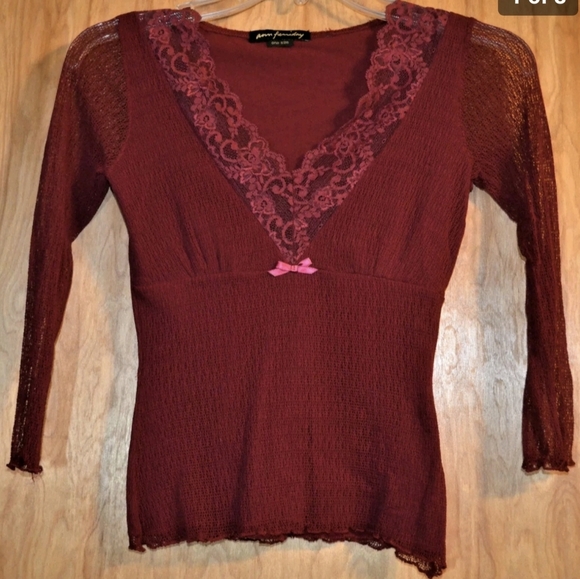 Vintage Ann Ferriday Maroon Pull Over Lace / Mesh / Stretch / Fairy Blouse - Picture 1 of 10